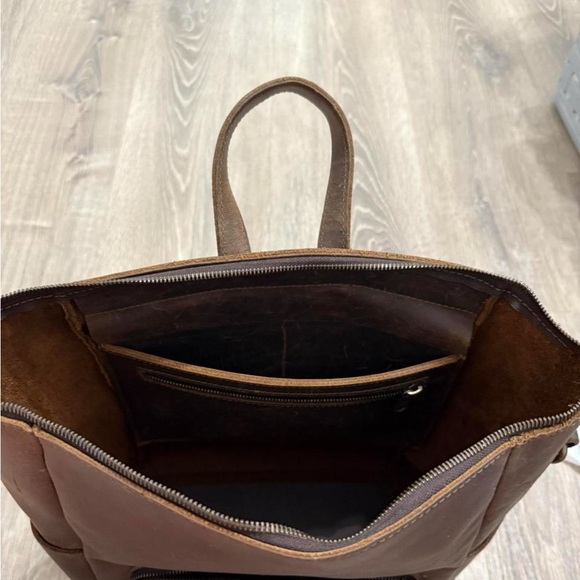 Leather backpack - Picture 4 of 4